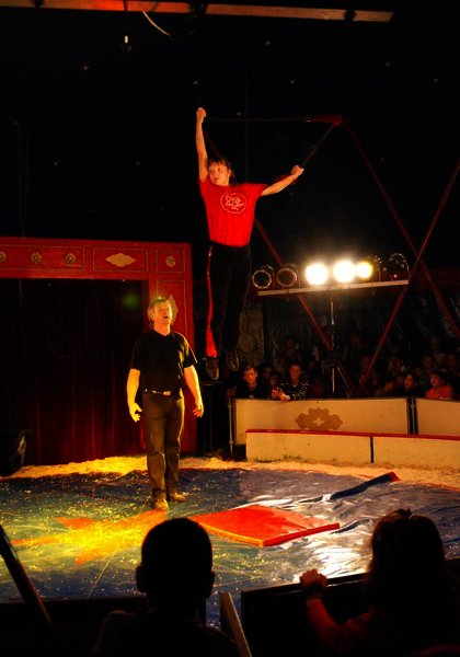 Zirkus Oswaldi - das Zirkusprojekt der OBS